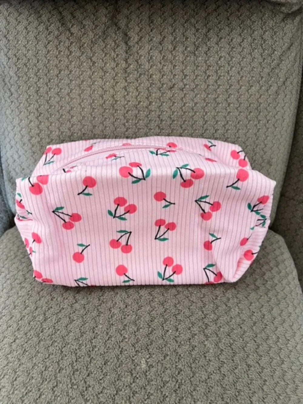 CHERRY MAKE UP BAG